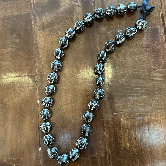 Authentic kukui nuts - set of 2 - Picture 3 of 5